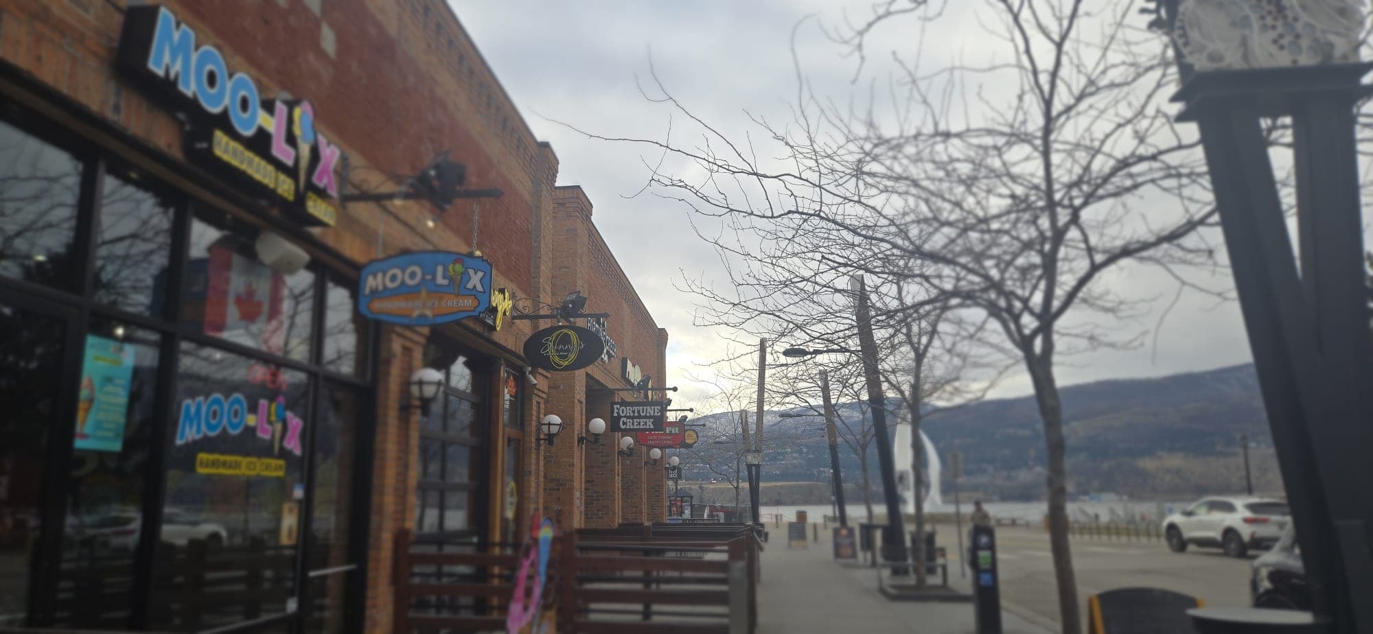 Moolix store from outside with view of the mountains